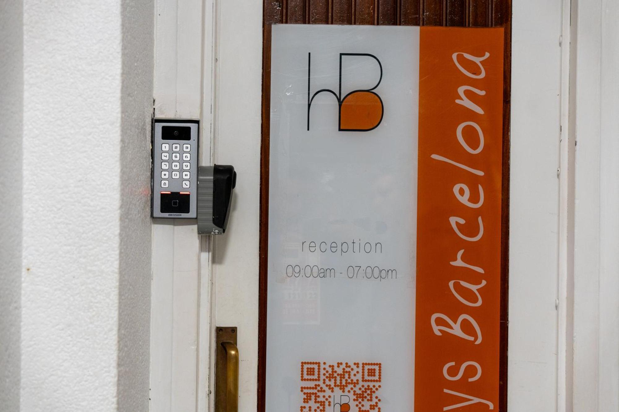 Holidaysbcn Rooms برشلونة المظهر الخارجي الصورة