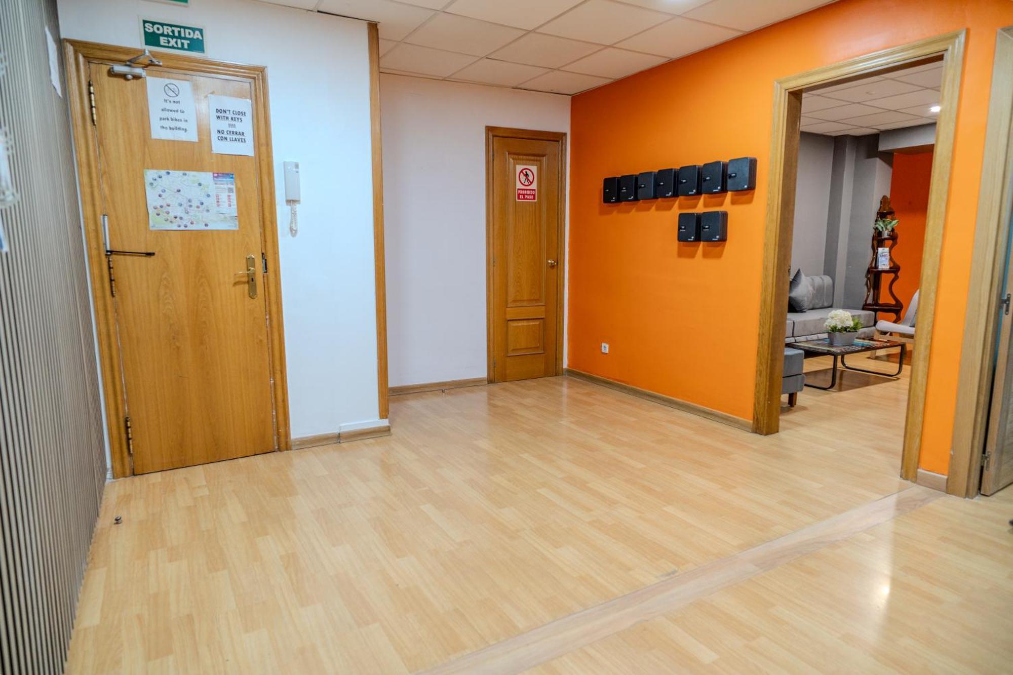 Holidaysbcn Rooms برشلونة المظهر الخارجي الصورة